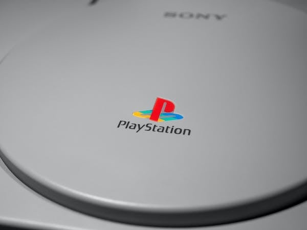 PS5累计出货量已经超过2500万台，下一财年出货量目标2300万